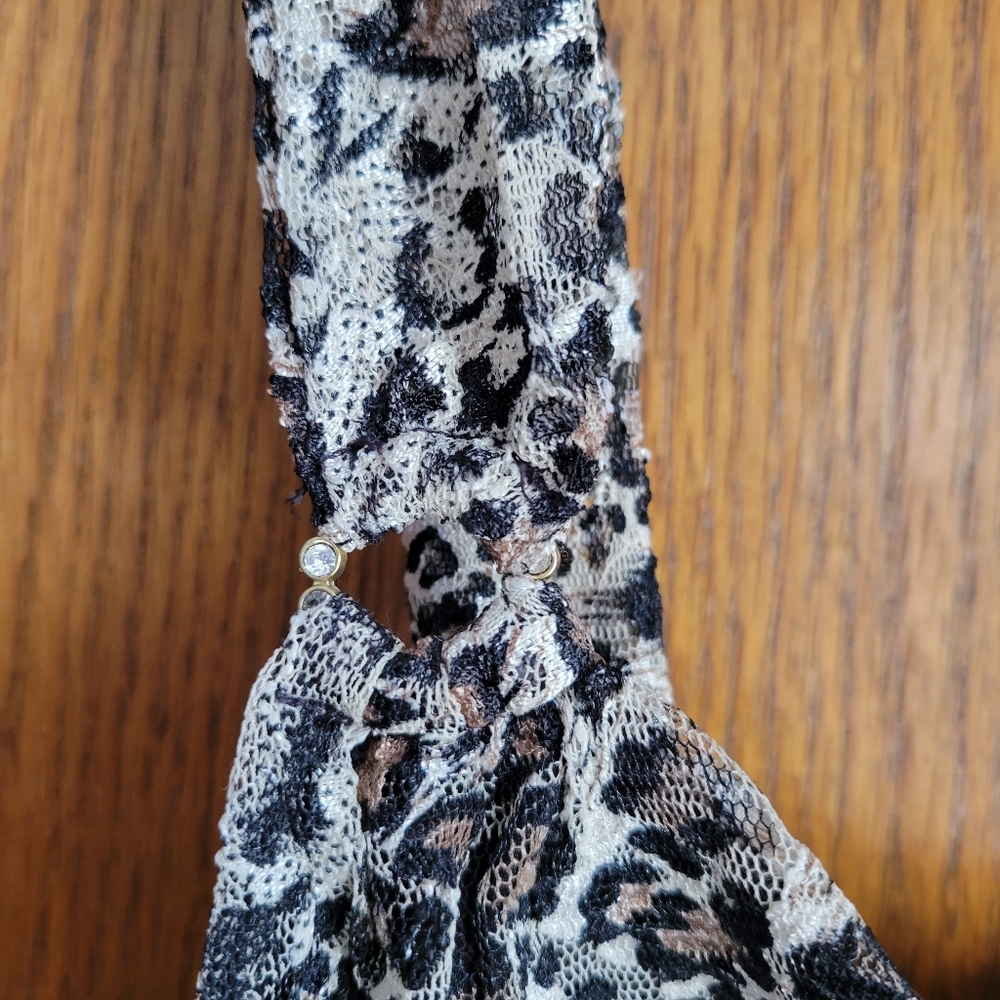 Express Lace 🐆 Top - Picture 3 of 7